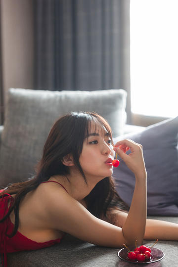 有时候要像个娼妇